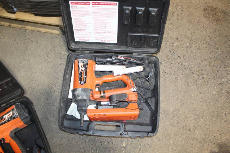 lot 79 image: Ramset T3 Cordless Fastener with Batteries, Charger, Case