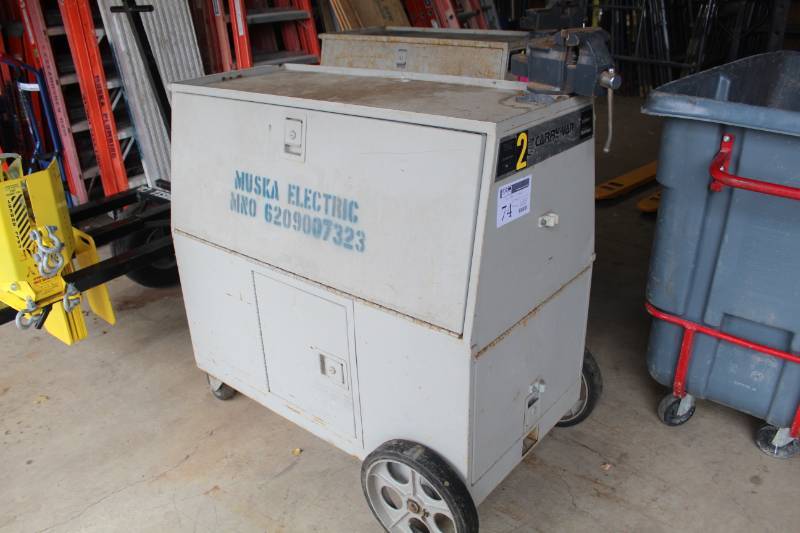 lot 74 image: Carry-Van Rolling Metal Job Work Box with Bench Vise