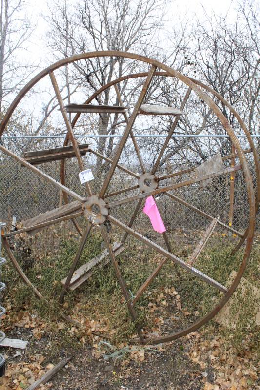 lot 53 image: 8ft. Wire Wheel Spool