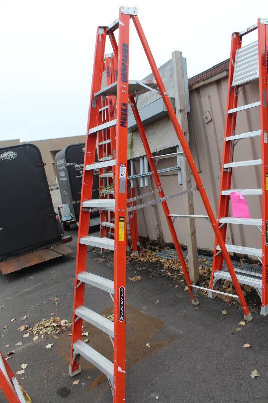 lot 36 image: Lot of (2) Louisville 8ft. Commercial Platform Ladders