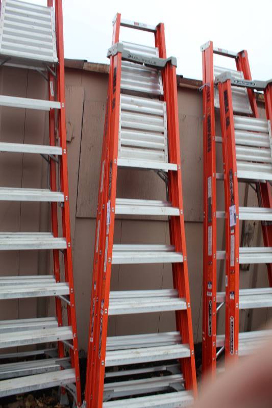 lot 43 image: Lot of (2) Louisville Commercial Platform Ladders