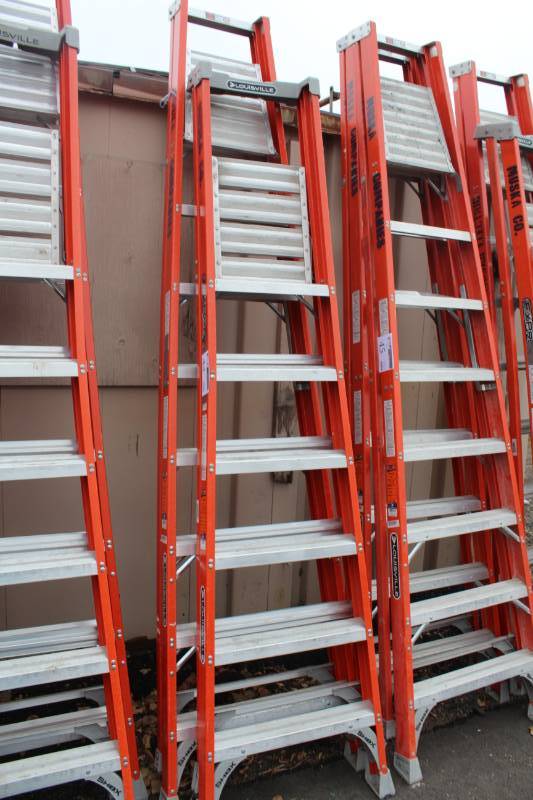 lot 44 image: Lot of (2) Louisville Commercial Platform Ladders