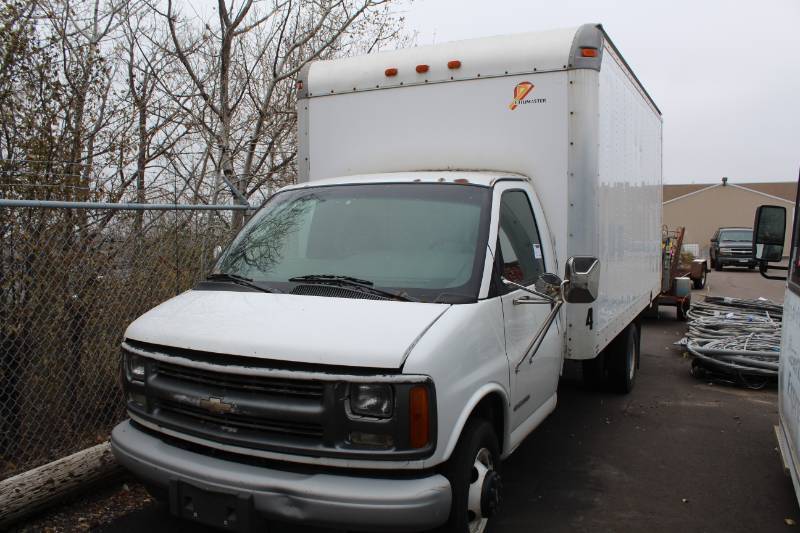 lot 12 image: 2002 Chevrolet 3500 Express 3-Door Cutaway Van