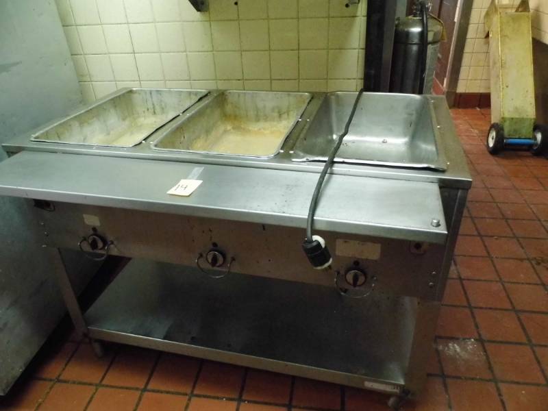 lot 14 image: Heated Prep Table