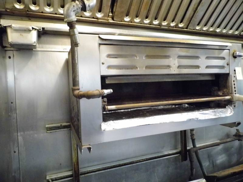 lot 19 image: Charbroiler