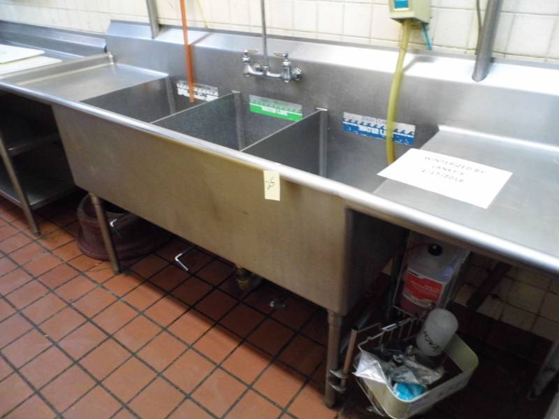 lot 25 image: Stainless Steel Sinkk w Rack