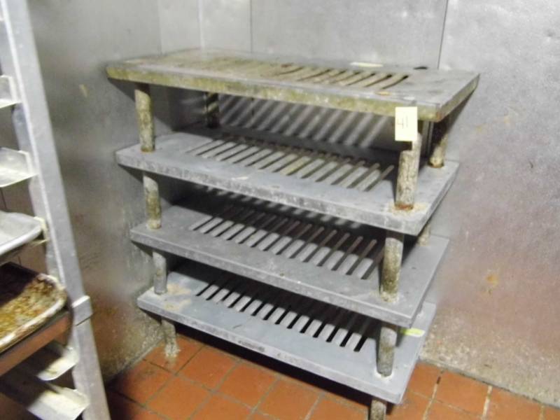 lot 41 image: Metal Rack