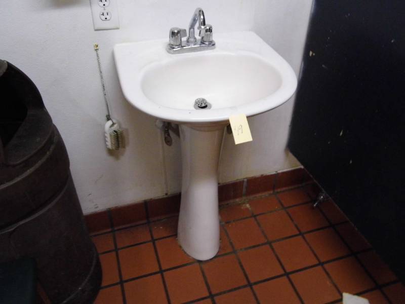 lot 49 image: Pedestal Sink