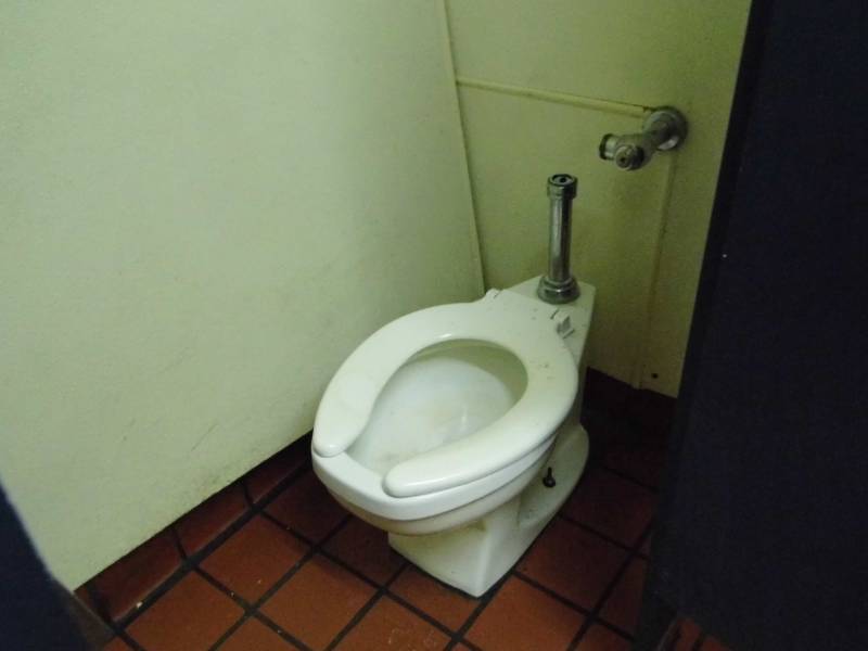 lot 54 image: Toilet