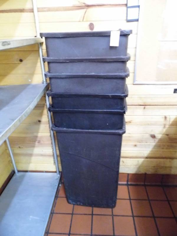 lot 65 image: Lot of 6 Garbage Cans