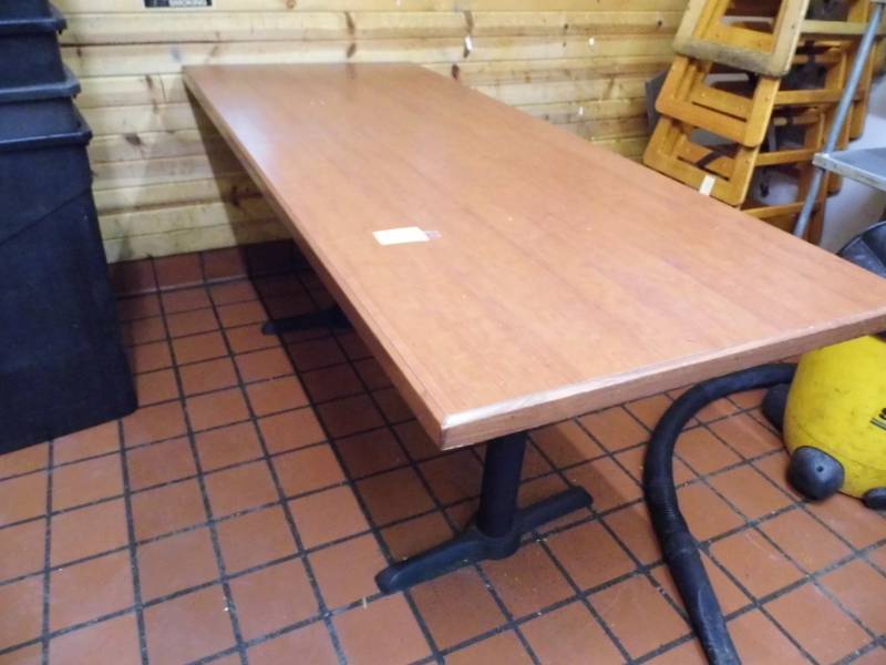 lot 67 image: Table