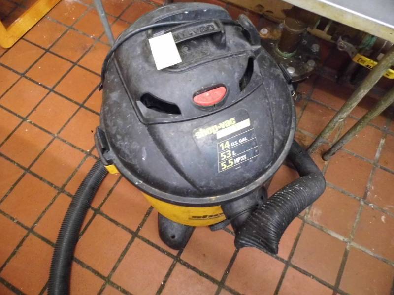 lot 71 image: Shop Vac