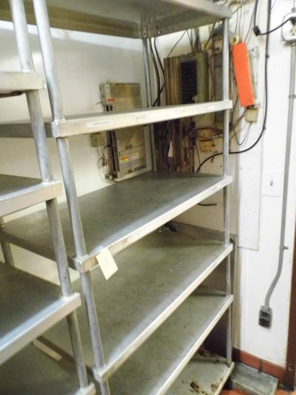 lot 81 image: Metal Rack