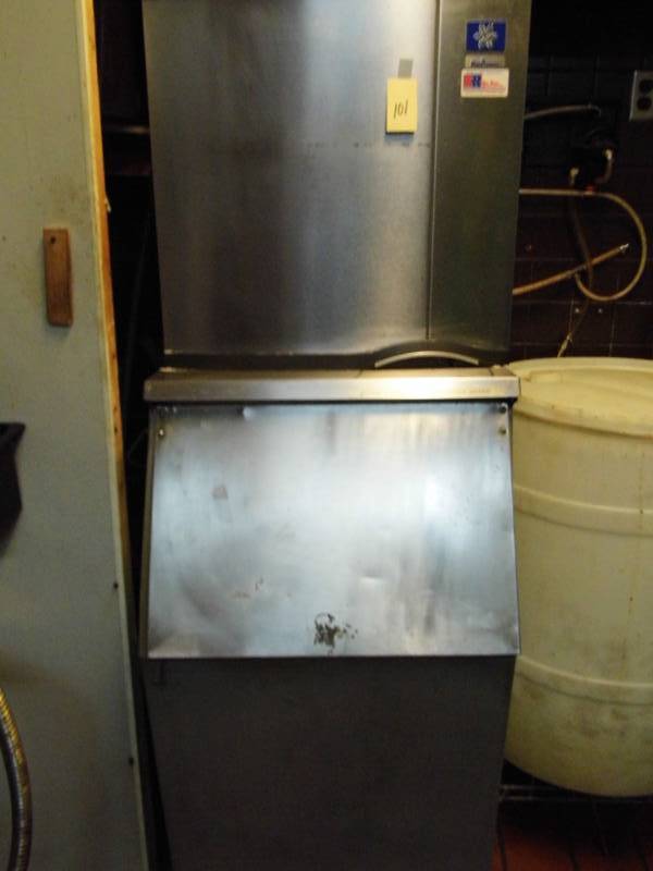 lot 101 image: Manitowoc Ice Machine