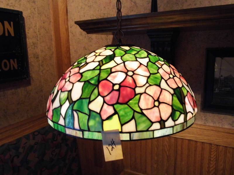 lot 124 image: Floral Haning Lamp