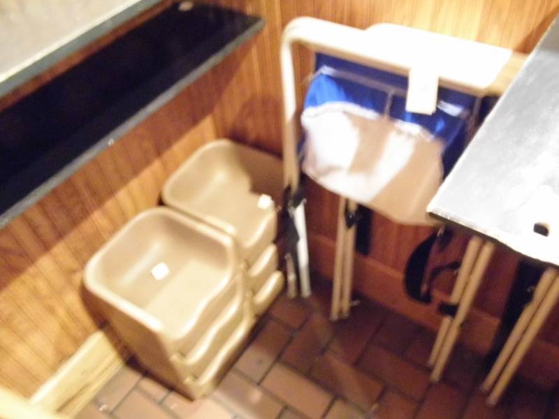 lot 134 image: 6 Plastic Booster Seats - 2 Koala Kradles