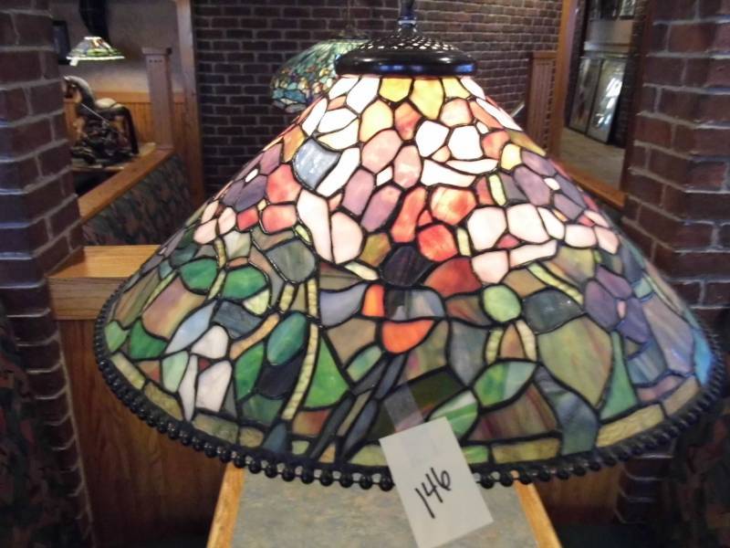 lot 146 image: Floral Hanging Lamp