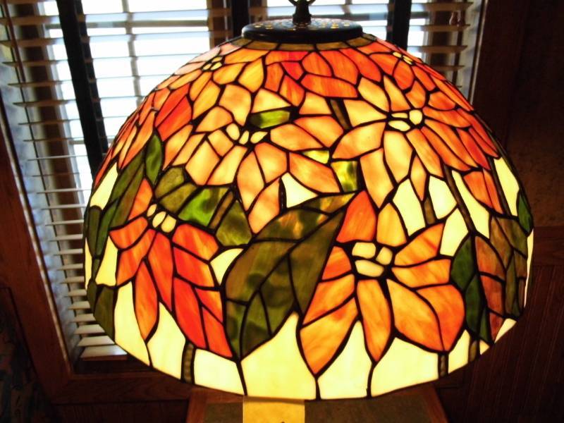 lot 147 image: Floral Hanging Lamp