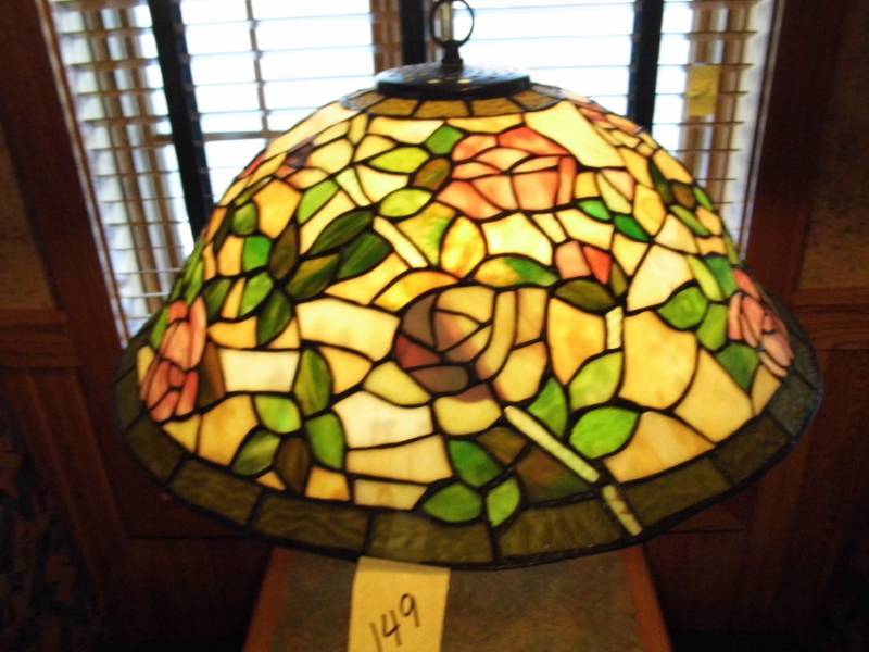 lot 149 image: Floral Hanging Lamp