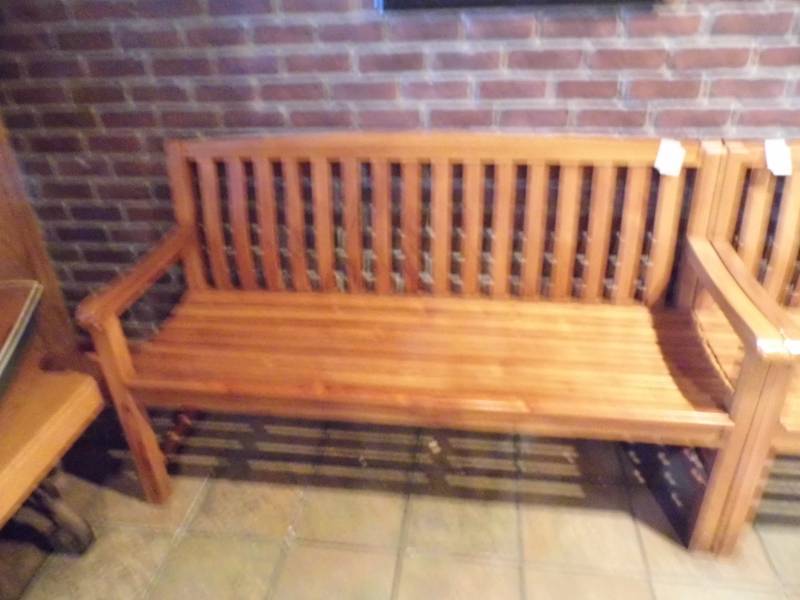 lot 174 image: Wooden Bench