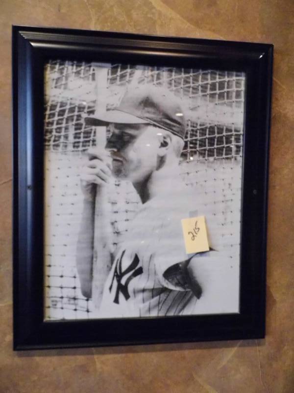 lot 215 image: Roger Maris Picture