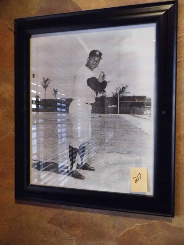 lot 217 image: Roger Maris Picture