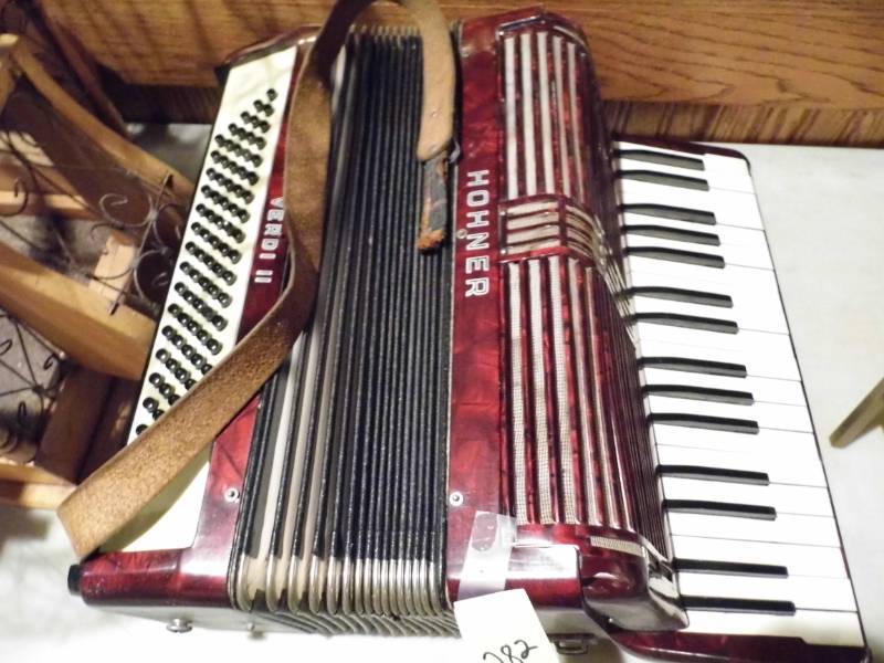 lot 282 image: Hohner Accordian