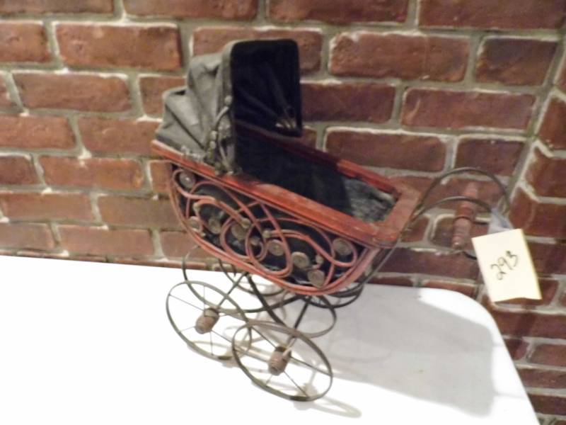 lot 293 image: Doll Baby Carriage