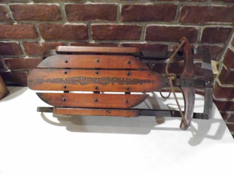 lot 301 image: Sled