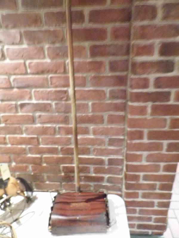 lot 303 image: Carpet Sweeper