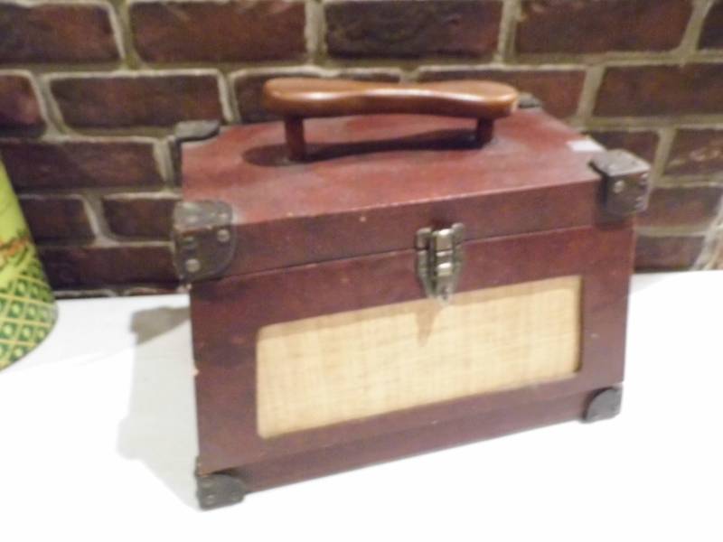 lot 312 image: Shoe Shine Box