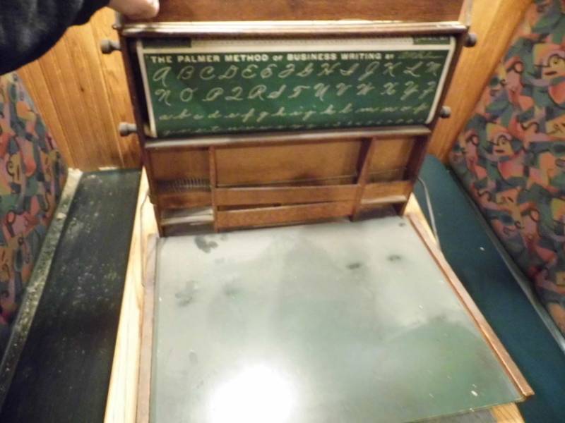 lot 322 image: Teachers Cursive Writing Aid