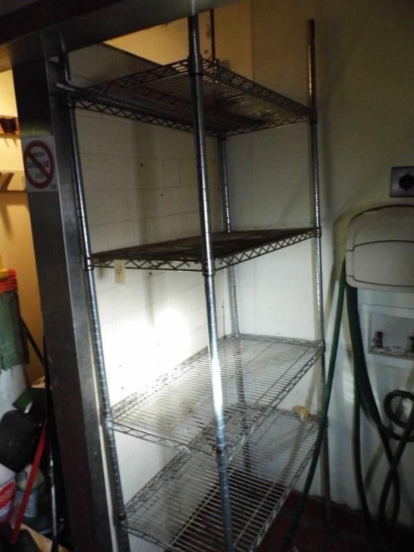 lot 34 image: Metro Rack