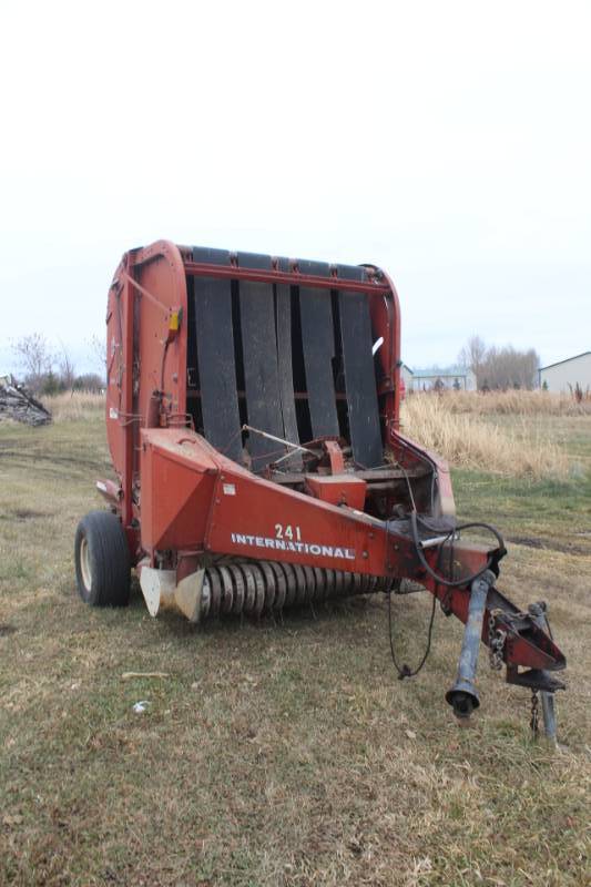 IH Big Roll Baler