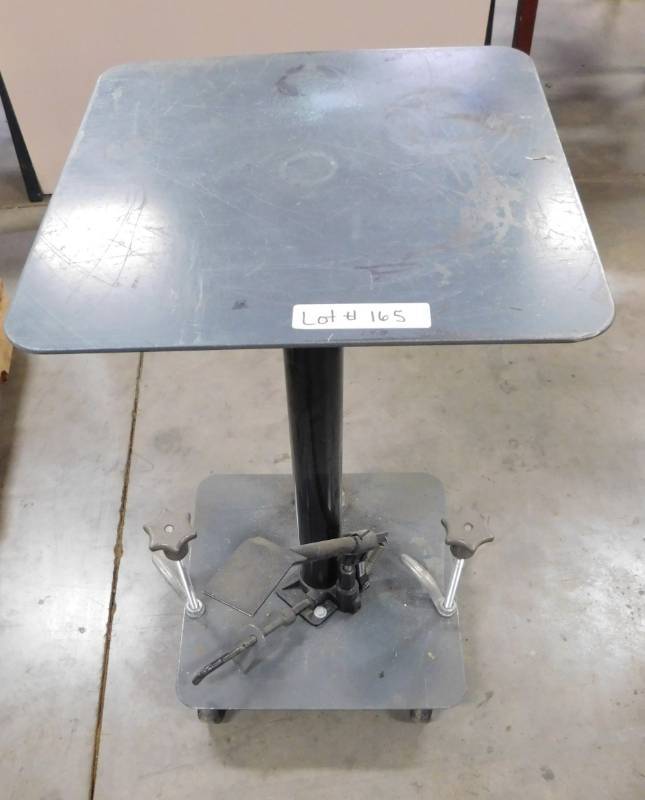 Rolling Lift Pedistal