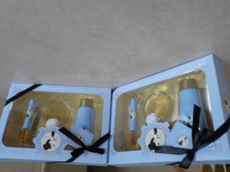 set of 2 Ariana Grande Fragrance Gi...