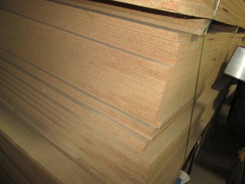 lot 14 image: 25 Sheets 1 4 x 8 particle board...