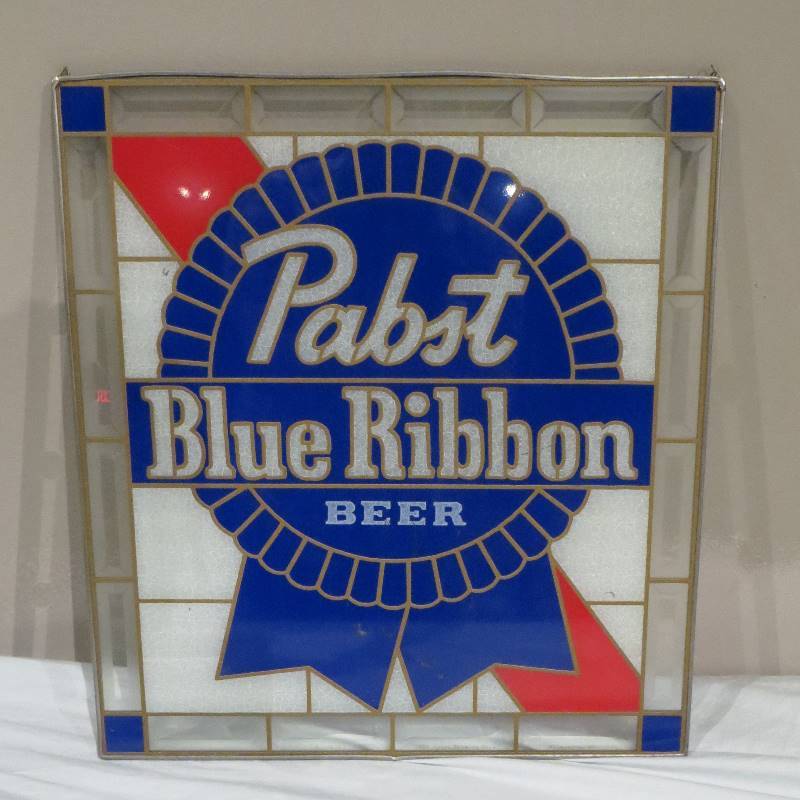 lot 4 image: Glass Pabst Beer Sign