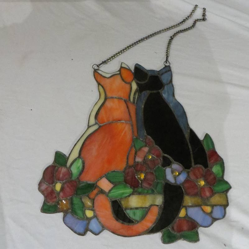 lot 19 image: Hanging Stained Glass Panel with 2 Cats