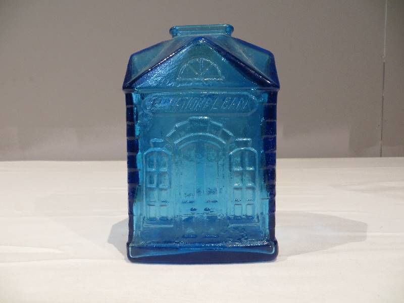 lot 33 image: 4 Glass Banks
