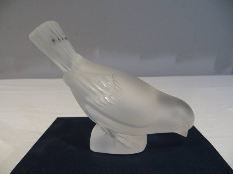 lot 35 image: Lalique Frosted Glass Bird