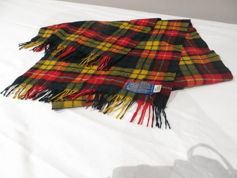lot 47 image: VINTAGE Plaid Wool Pendleton Scarf wFringed Ends