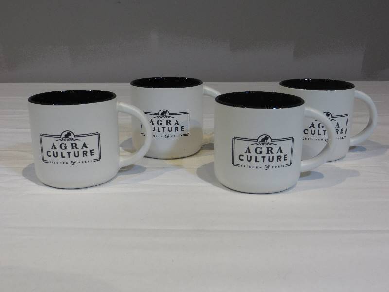 lot 50 image: Set of 4 Agra Culture Coffee Mugs