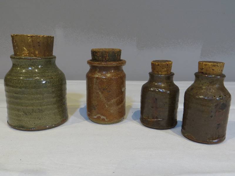 lot 77 image: 4 Piece of Pottery wCork Lids