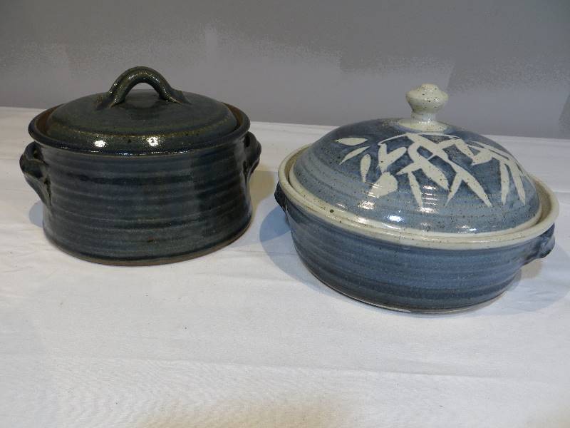 lot 78 image: 2 Ceramic Bowls wLids