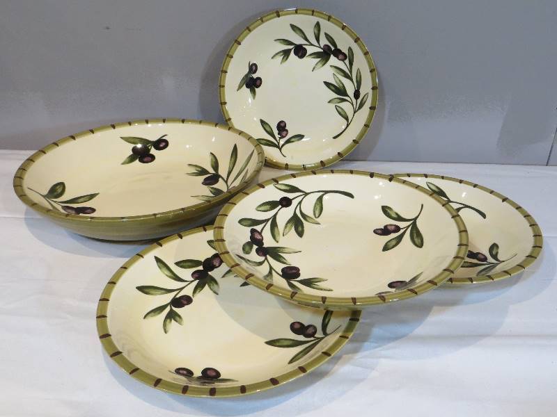 lot 79 image: Williams-Sonoma Salad Set