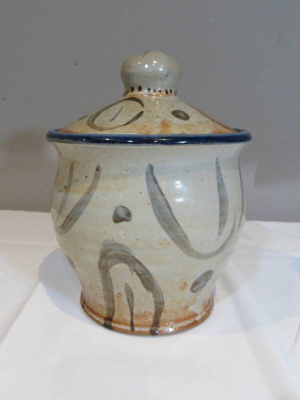 lot 92 image: Ceramic Pottery Piece with Lid