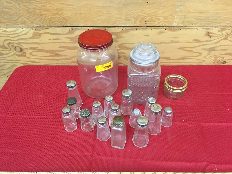 lot 256 image: Jars & Salt & Pepper Shakers