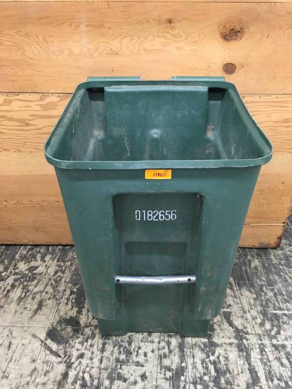 lot 261 image: Garbage Bin
