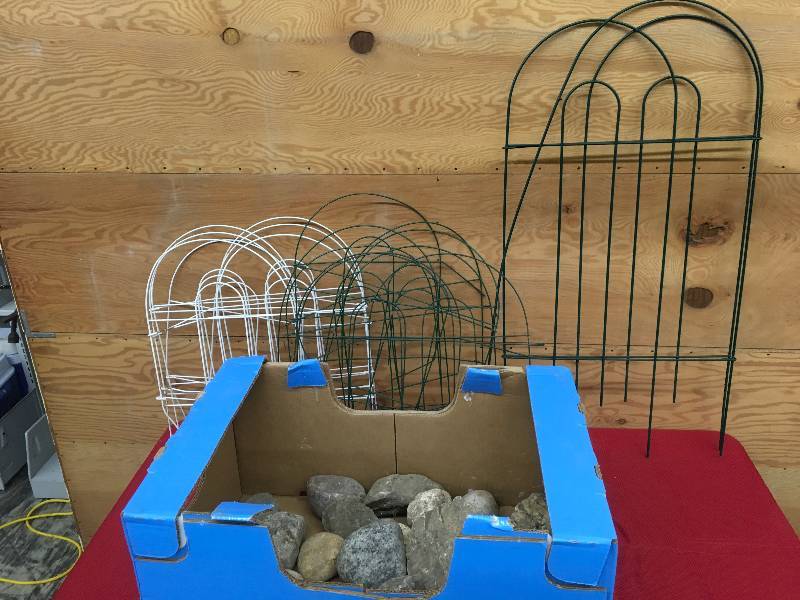 lot 275 image: Rocks & Fencing